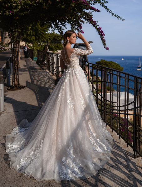 Wedding dress / J-925